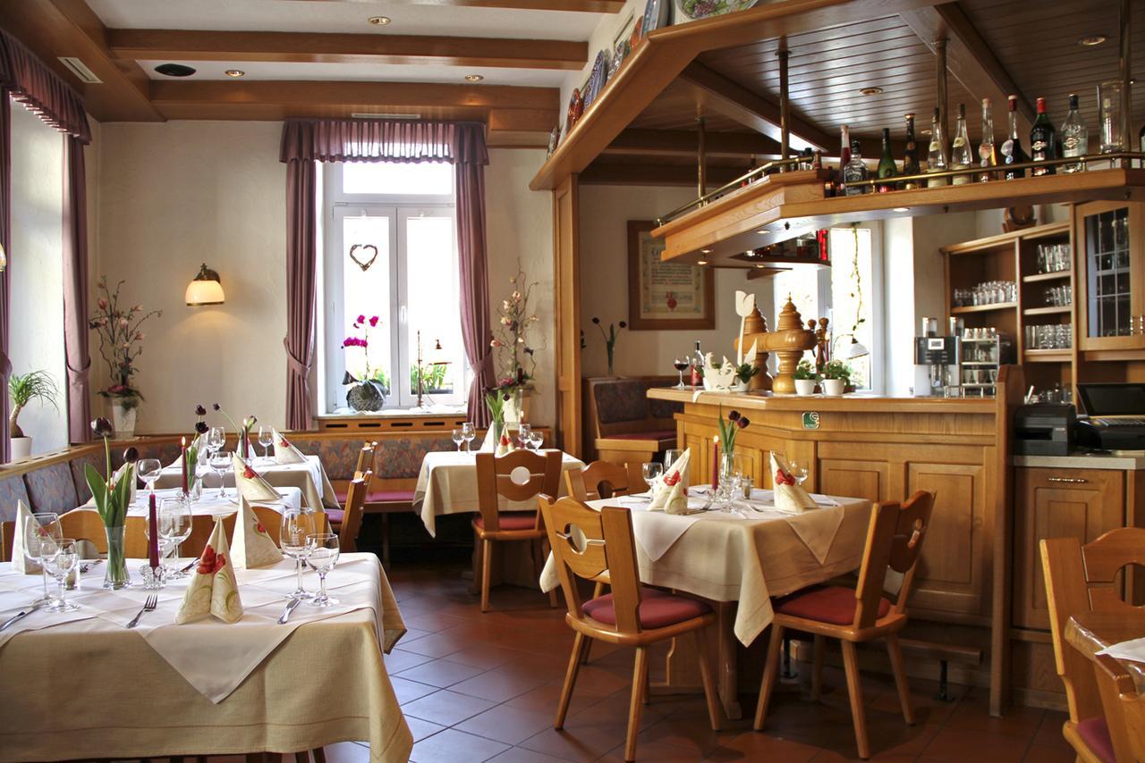 Hotel- Restaurant Zum Schwan Waldfischbach-Burgalben Exterior foto